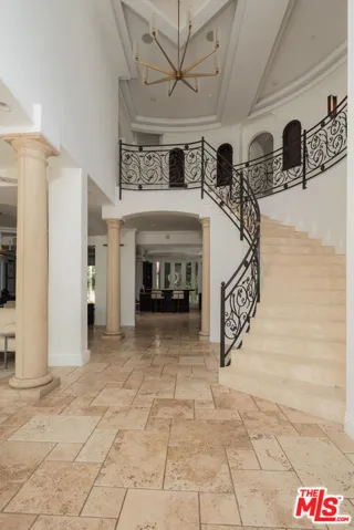 3932 Blue Canyon Drive, Studio City, California 91604 — photo 4