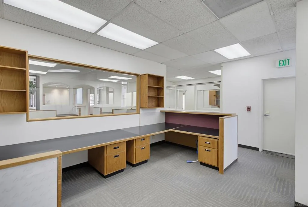 Senior Office Senior Office