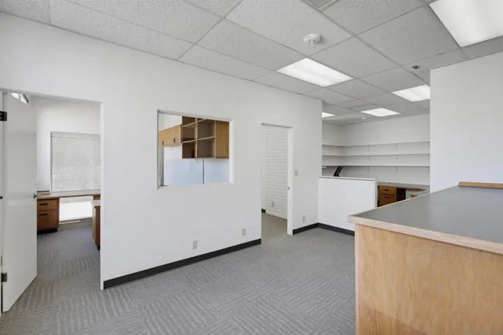 Senior Office