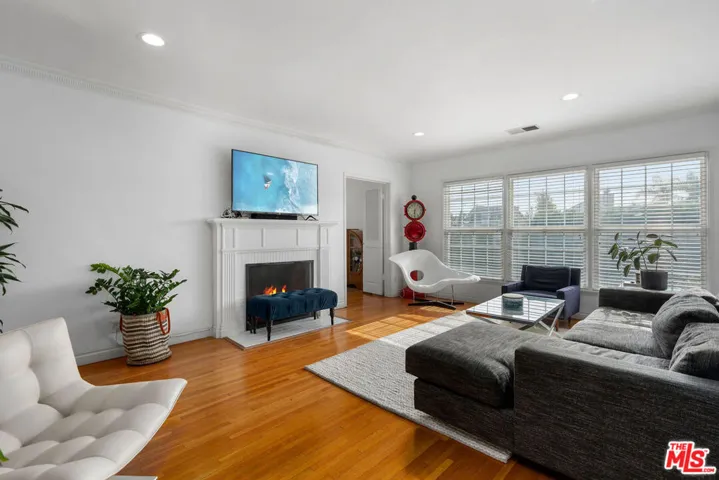 9645 W Olympic Boulevard 1/2, Beverly Hills, California 90212 — photo 5