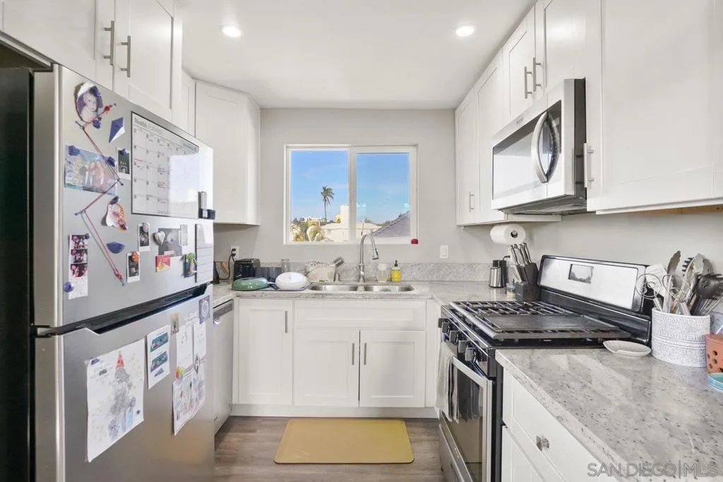 Kitchen in upstairs one bd