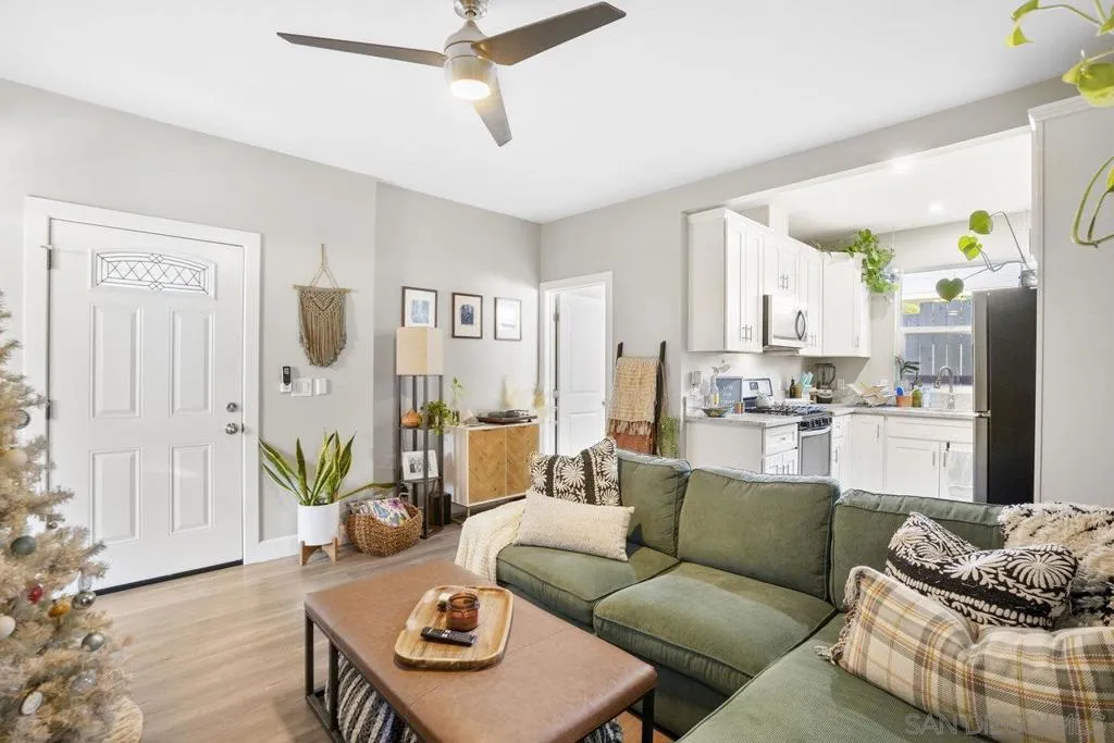Living room for 2bd