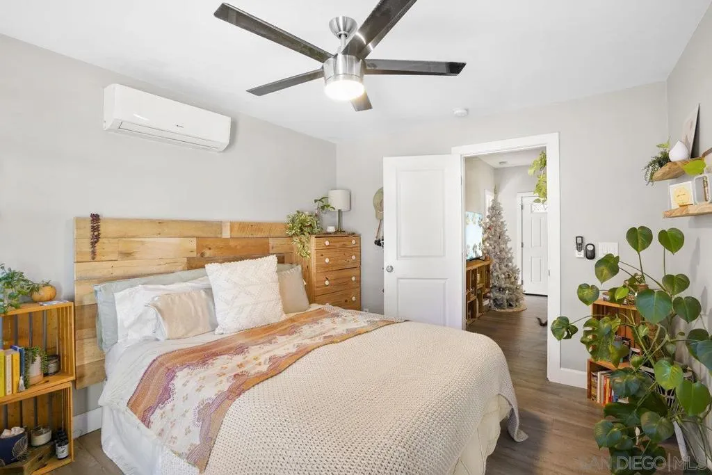 1 Bedroom for 2bd unit-direct access to pool/backyard