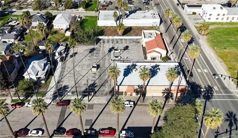 820 N E, San Bernardino, California 92410 — photo 5