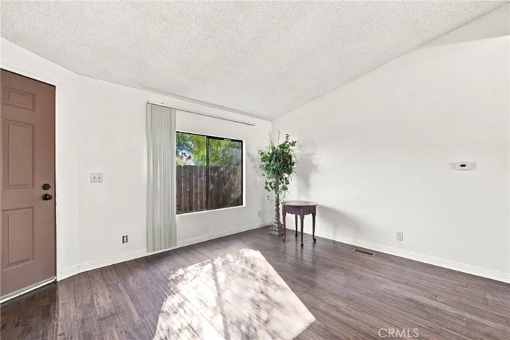 27558 Jasper Way, Castaic, California 91384 — photo 4