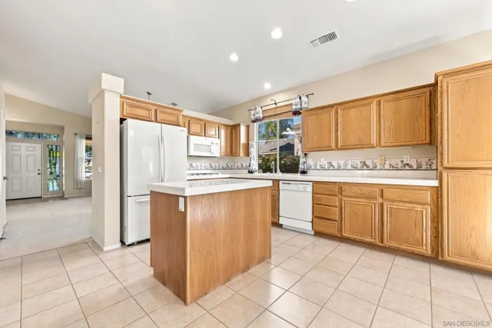 1331 South Hills, Chula Vista, California 91915 — photo 4