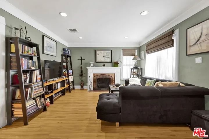 529 W Wilson Avenue, Glendale, California 91203 — photo 5