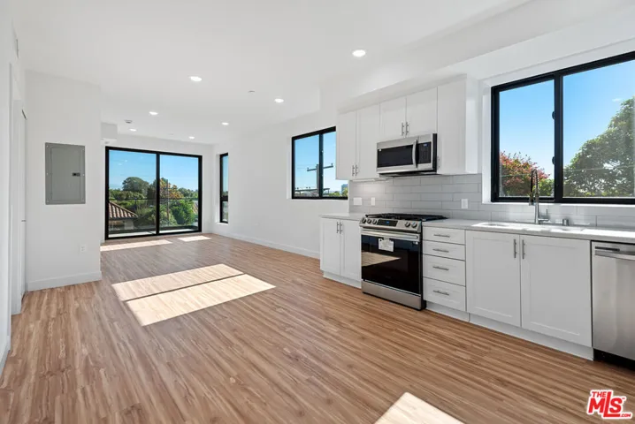 11600 National Boulevard #305, Los Angeles, California 90064 — photo 4