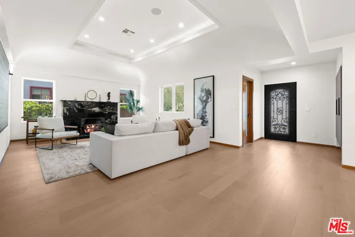 348 S Orange Drive, Los Angeles, California 90036 — photo 4