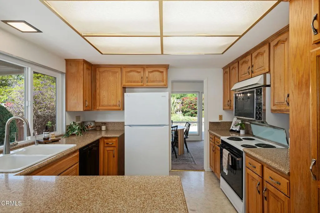 13-Kitchen 13-Kitchen