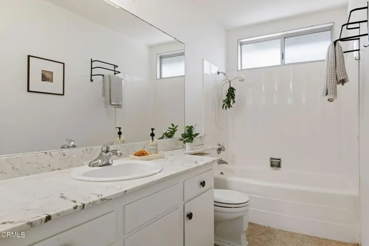 24-Bathroom 2