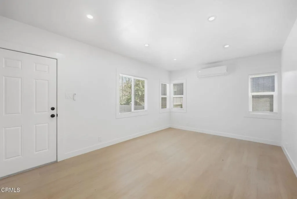 55-web-or-mls-108_Barry_Dr_Ventura_CA_93