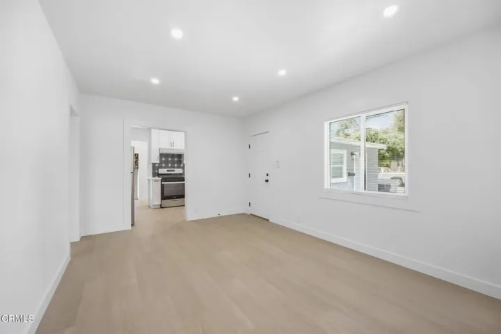 54-web-or-mls-108_Barry_Dr_Ventura_CA_93