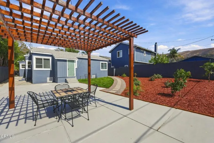 78-web-or-mls-108_Barry_Dr_Ventura_CA_93