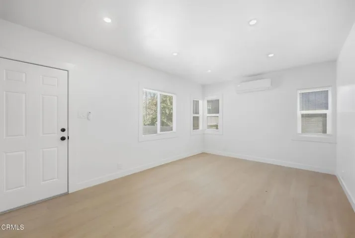 55-web-or-mls-108_Barry_Dr_Ventura_CA_93
