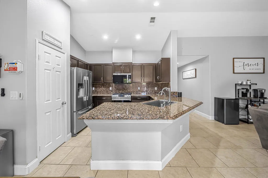 84119 ave europa (7)