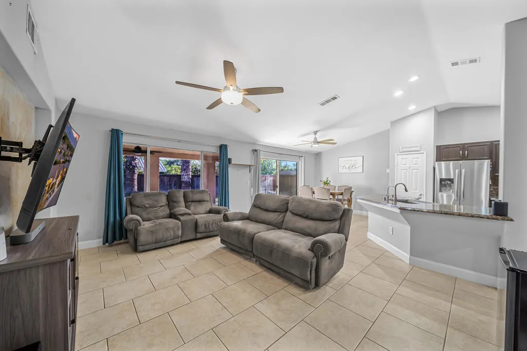 84119 ave europa (2)