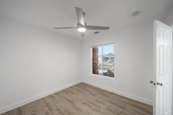 84119 ave europa (28)