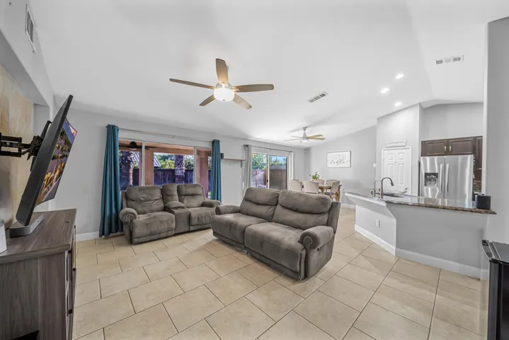 84119 ave europa (2)
