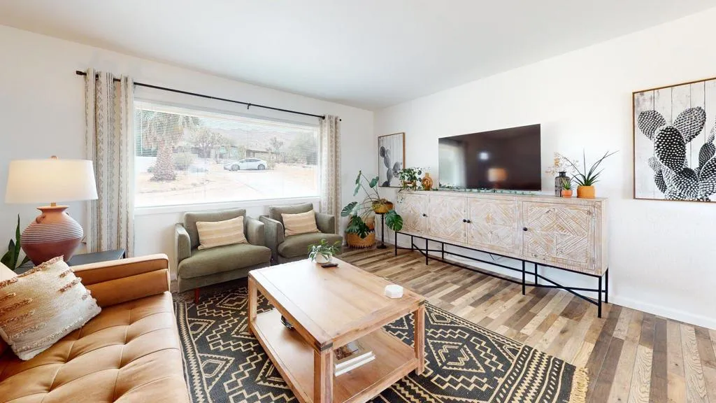 7-web-or-mls-60644-Lathem-Living-Room 1