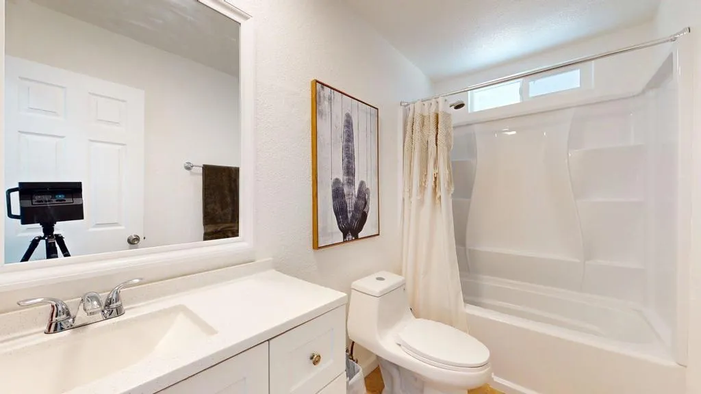 20-web-or-mls-60644-Lathem-09252026_1818