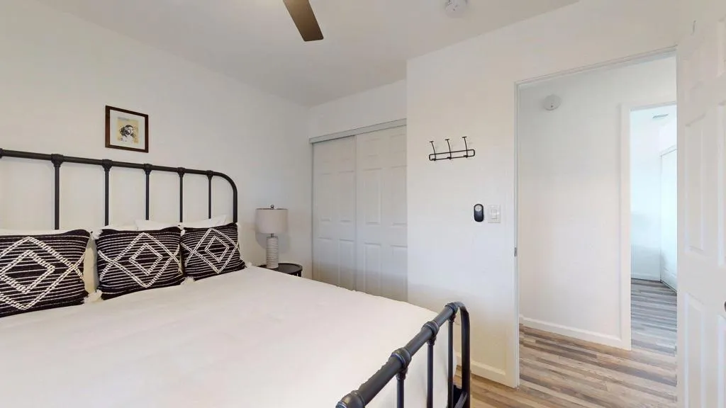 24-web-or-mls-60644-Lathem-09252026_1820
