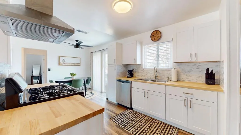 14-web-or-mls-60644-Lathem-09252026_1815