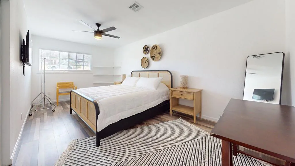26-web-or-mls-60644-Lathem-Bedroom 1