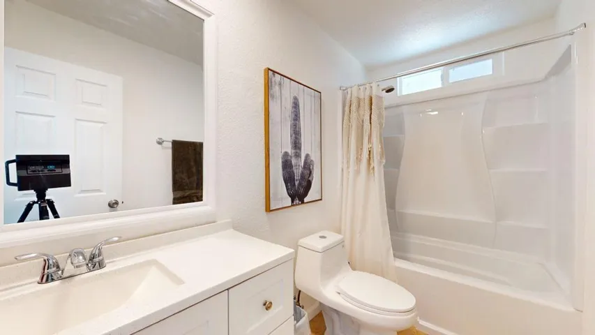 20-web-or-mls-60644-Lathem-09252026_1818
