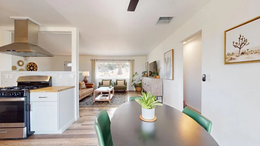 10-web-or-mls-60644-Lathem-09252026_1813