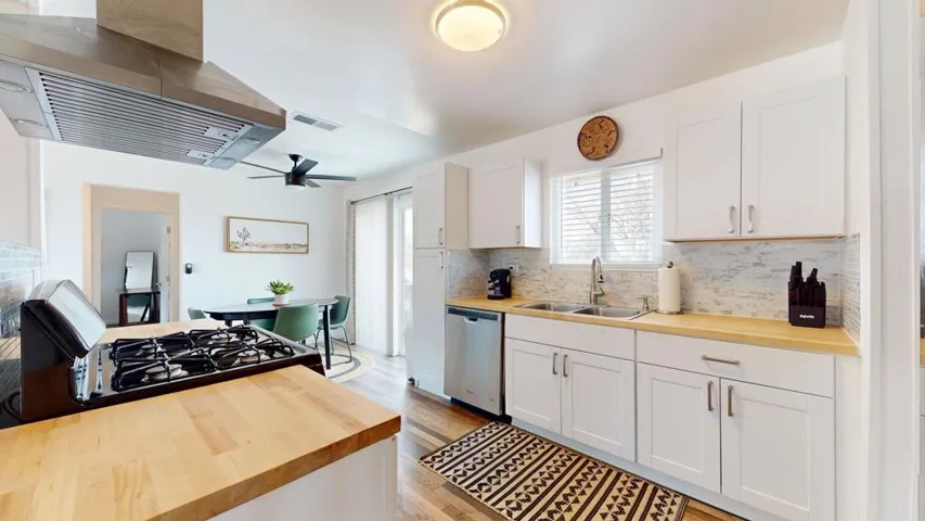 14-web-or-mls-60644-Lathem-09252026_1815