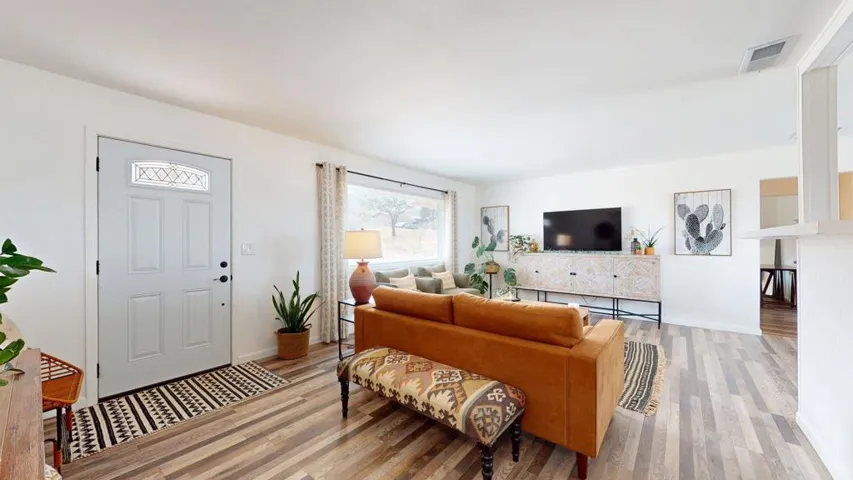 16-web-or-mls-60644-Lathem-09252026_1816