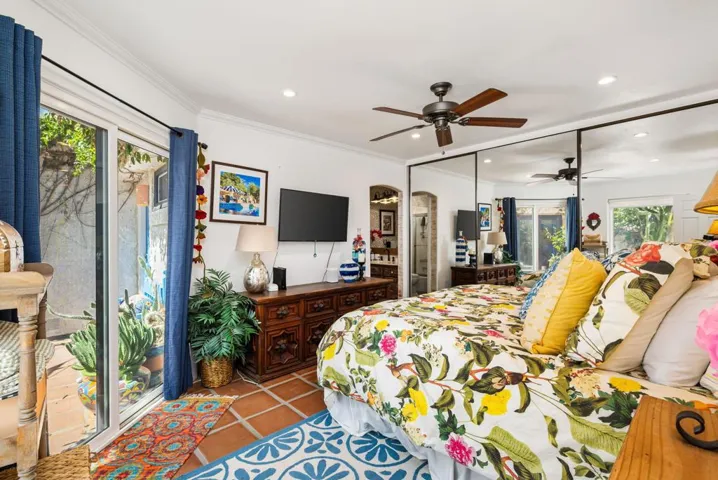 Open to courtyard!