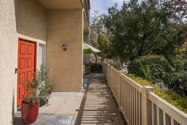 1881 Alpha Road 3, Glendale, California 91208 — photo 5