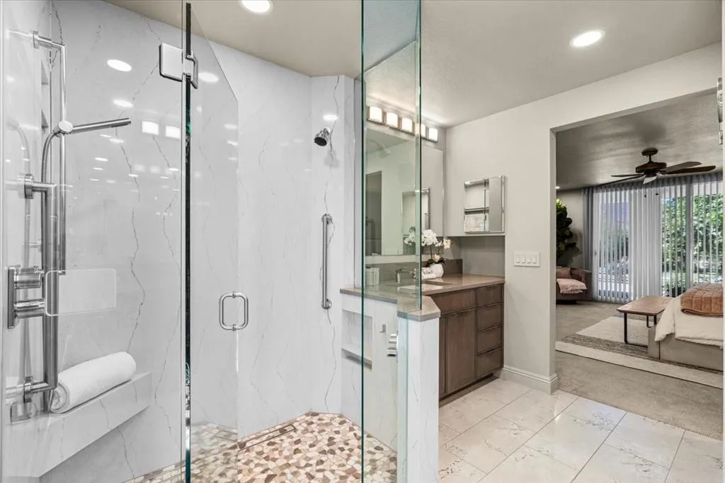 17-1550 E Murray Canyon Dr-69
