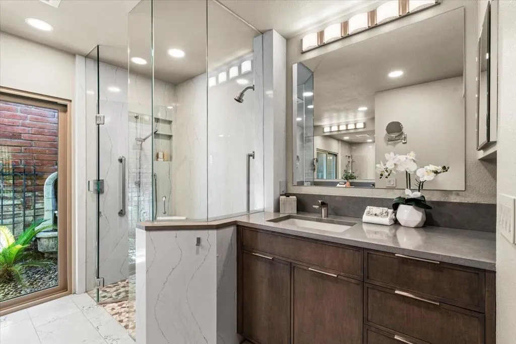 16-1550 E Murray Canyon Dr-67