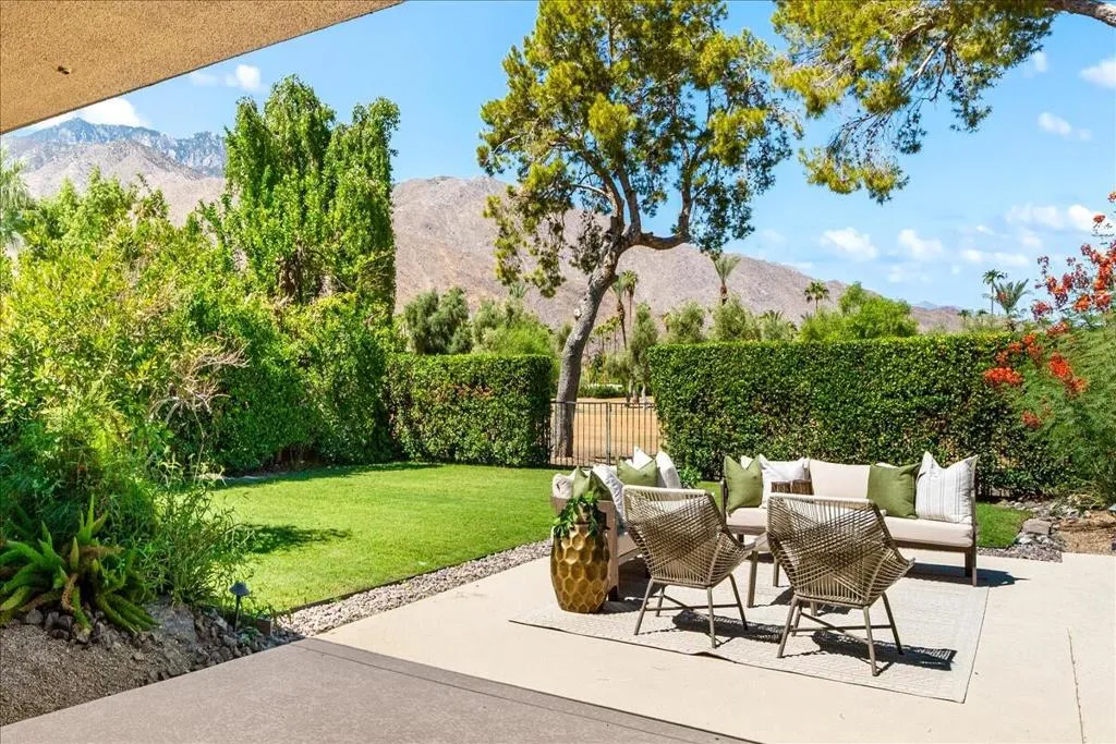 26-1550 E Murray Canyon Dr-24
