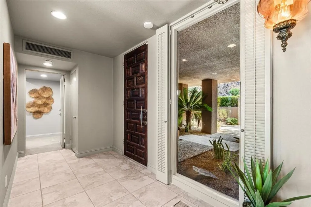 06-1550 E Murray Canyon Dr-70