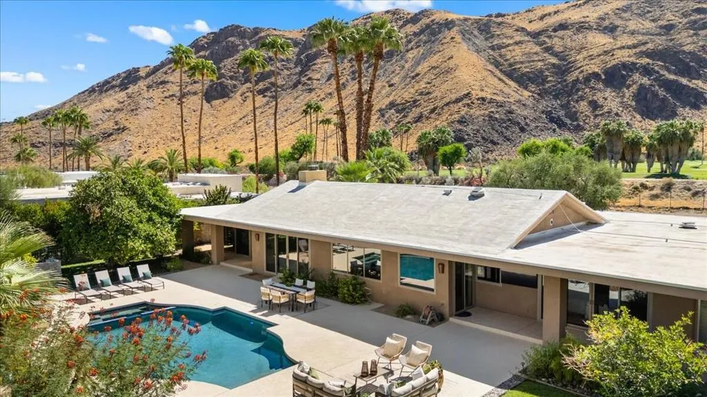 27-1550 E Murray Canyon Dr-9