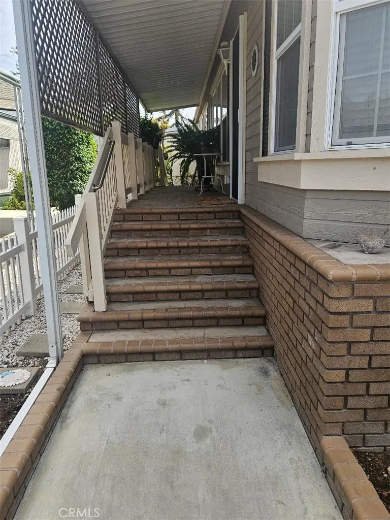 Walkway to front entry