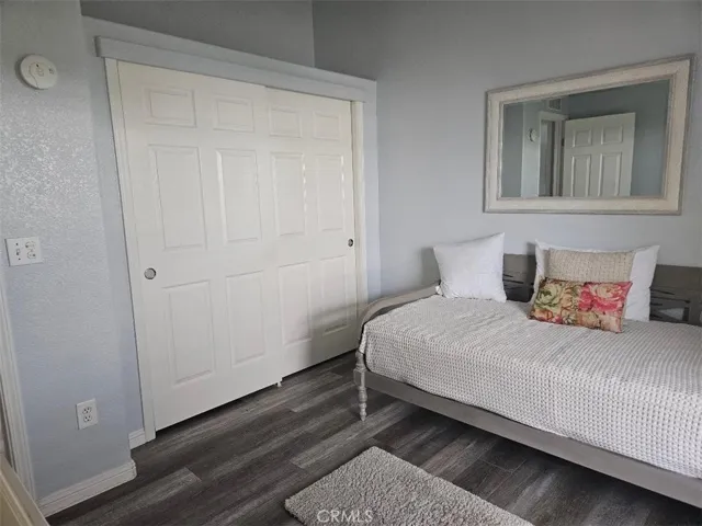 2nd Bedroom Photo1