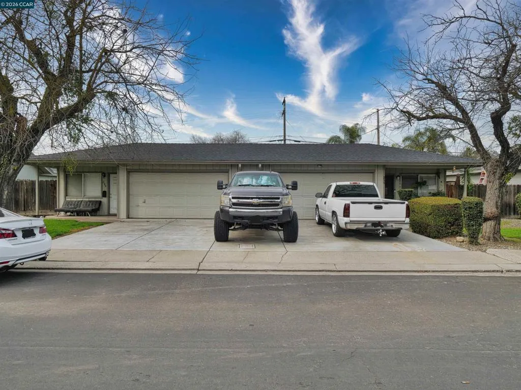 211 Kingston Ln