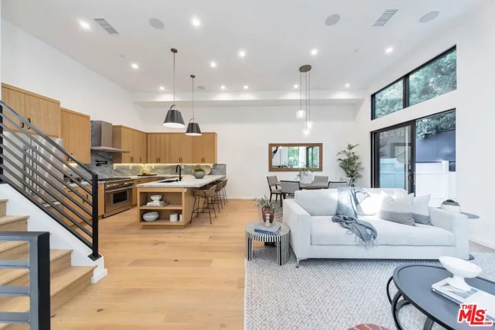 6325 Primrose Avenue, Los Angeles, California 90068 — photo 4