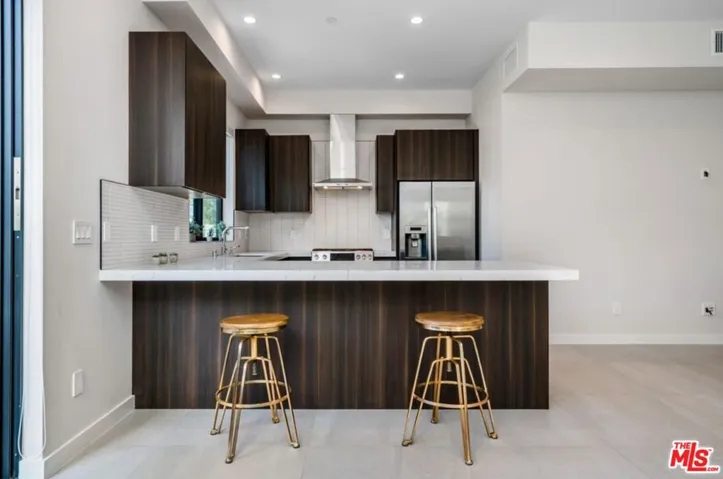530 N Hayworth Avenue A, Los Angeles, California 90048 — photo 5