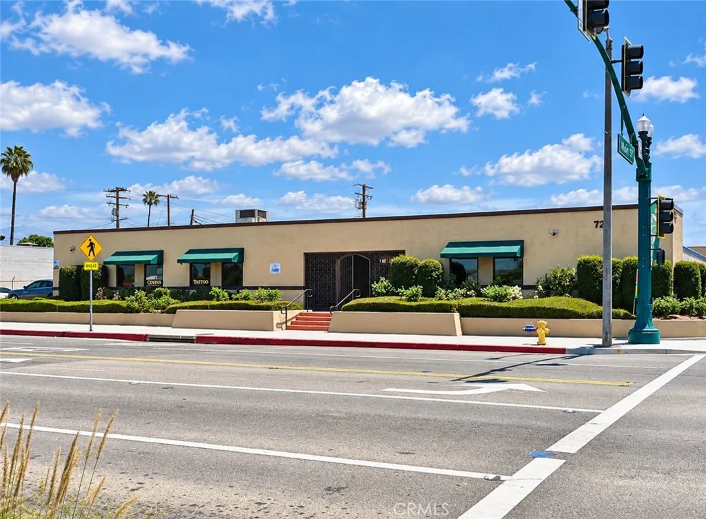 724 N Barranca Unit B Ave