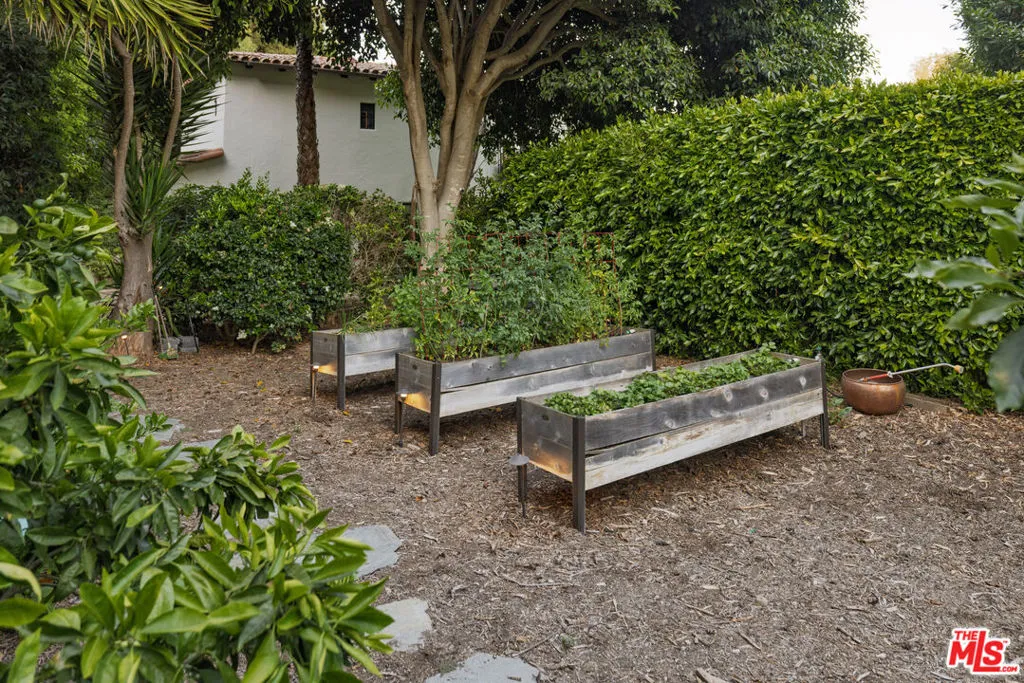 Garden Beds Garden Beds