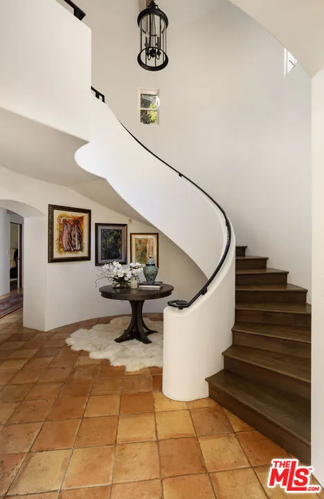 Hall & Stairway Hall & Stairway