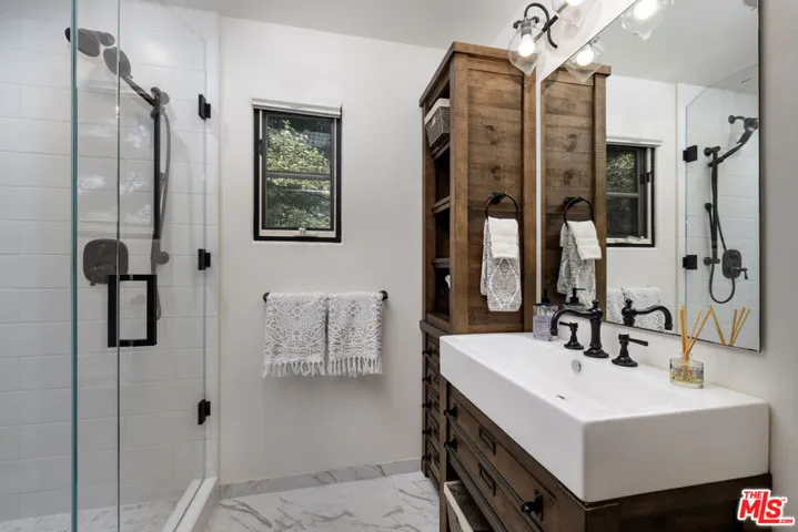 En Suite Bathroom