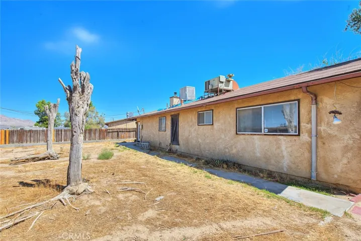 16356 Northwood, Victorville, California 92394 — photo 5