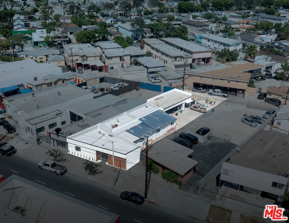 714 Centinela Ave
